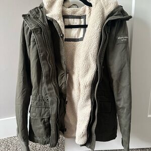 Abercrombie & Fitch Women's Olive 2-in-1 Military Jacket/Vest with Sherpa Lining